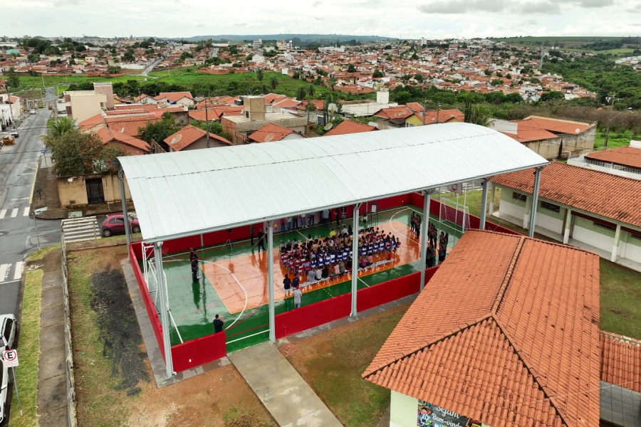 Inauguração de Quadra na Escola Conceição Eloi dos Santos Homenageia João Adão de Brito